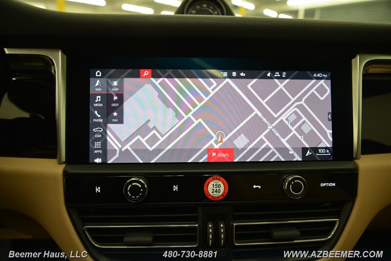 Used 2023 Porsche Macan AWD/4WD image 30