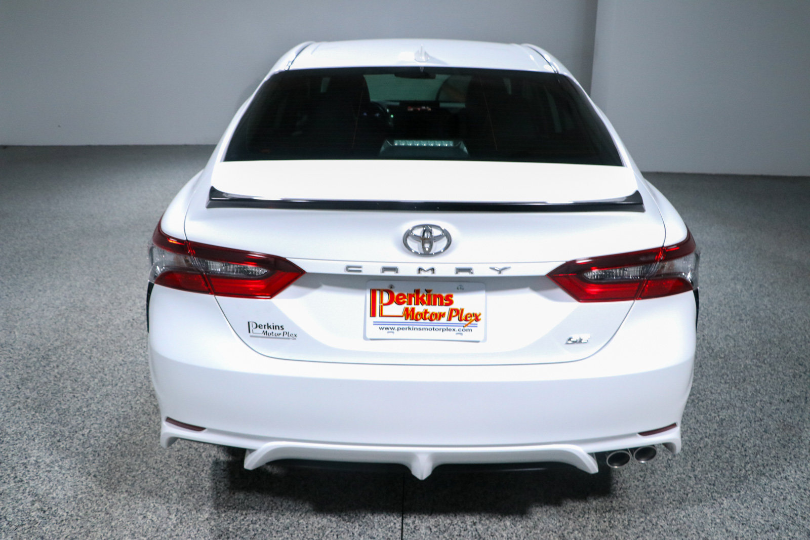 Used 2022 Toyota Camry SE FWD image 8