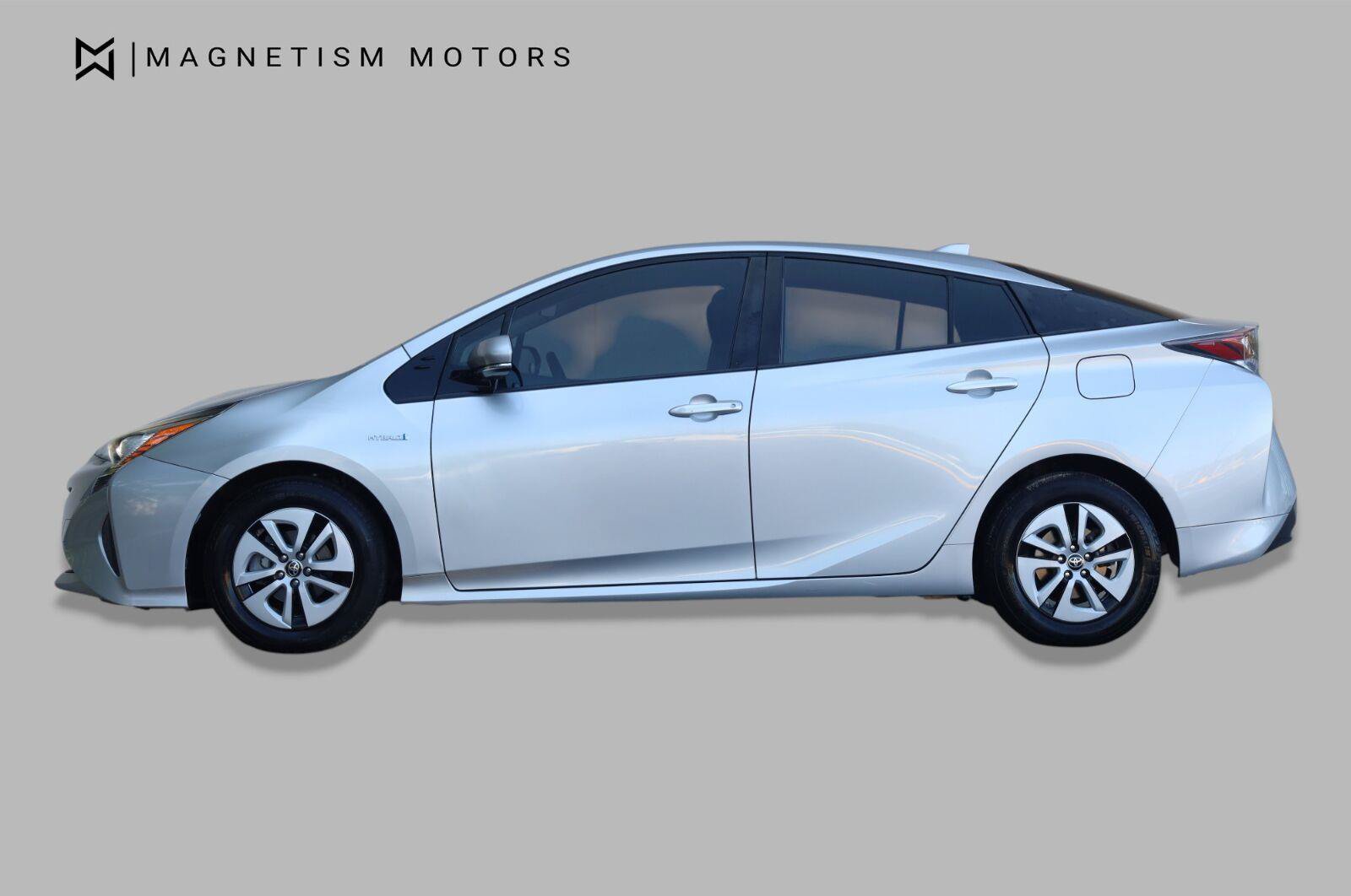 Used 2017 Toyota Prius Two FWD image 2