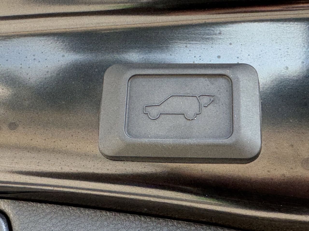 Used 2025 Toyota RAV4 XLE Premium FWD image 29