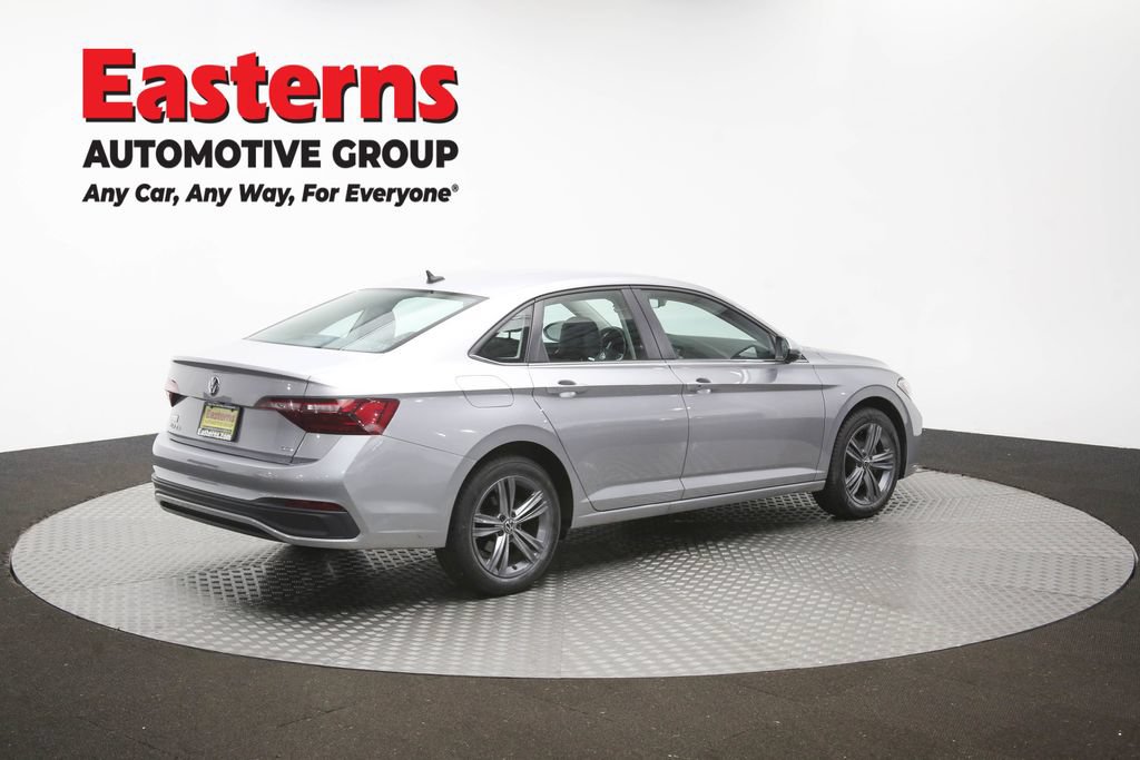 Used 2024 Volkswagen Jetta SE FWD image 40