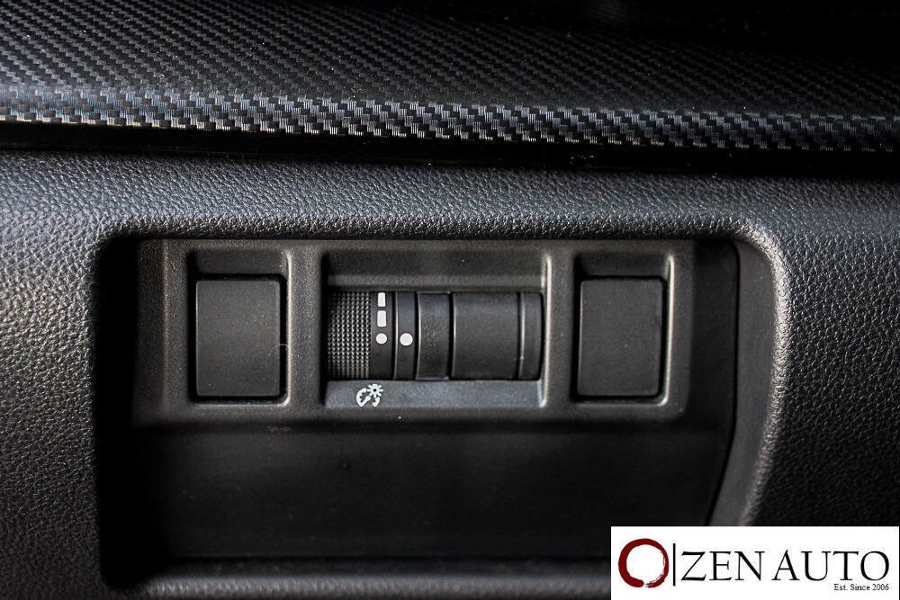 Used 2024 Subaru Crosstrek 2.0i Premium image 21