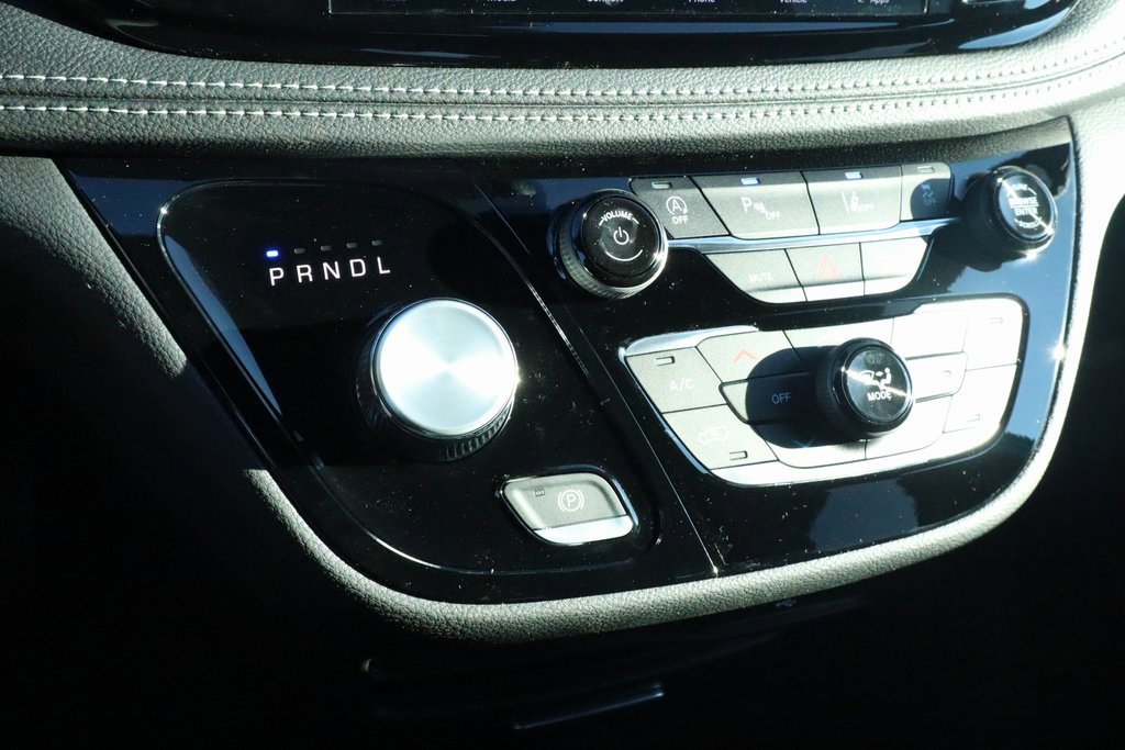 New 2026 Chrysler Pacifica Select image 9