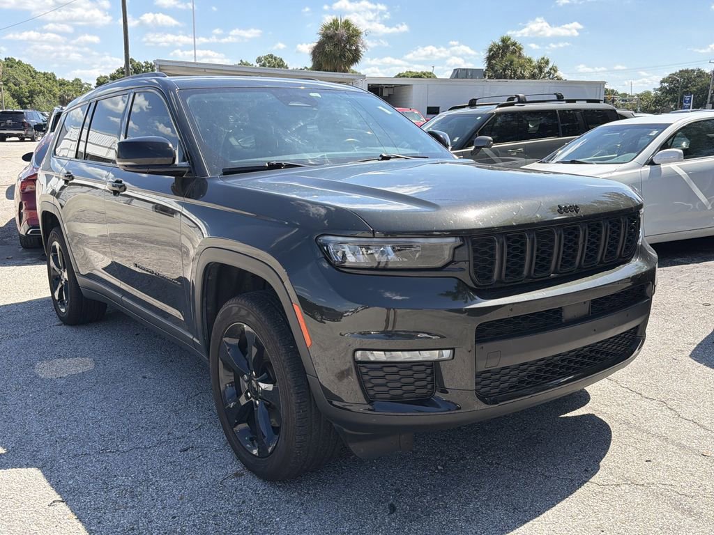 Used 2022 Jeep Grand Cherokee L Limited w/ Black Appearance Package AWD/4WD image 1