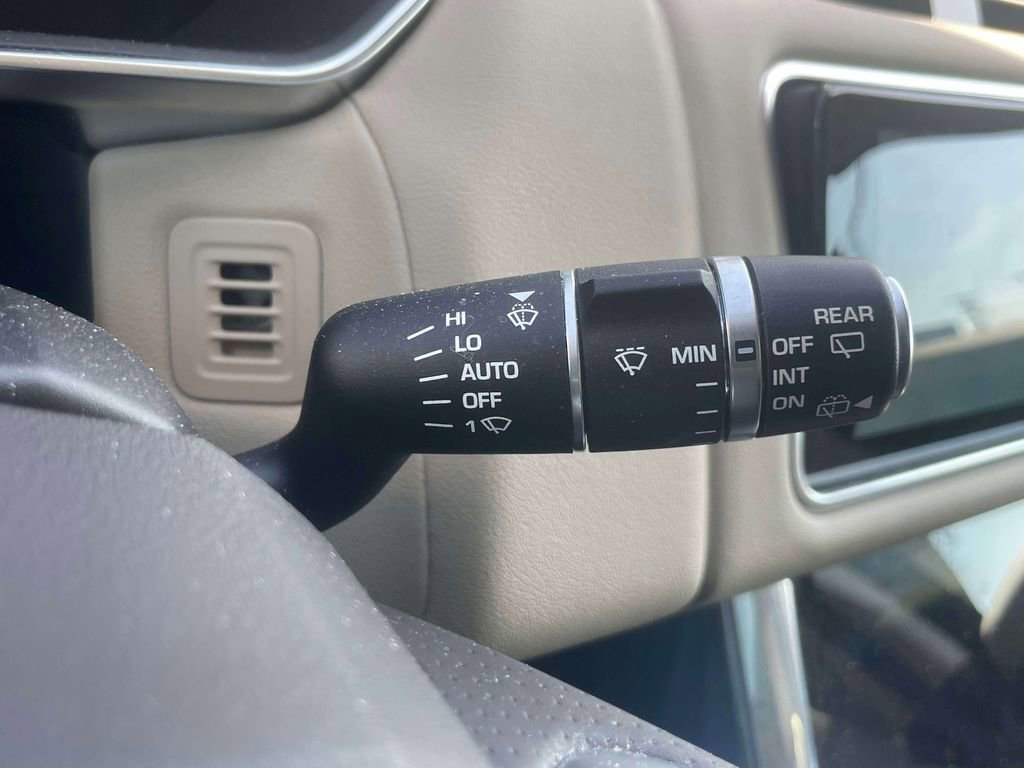 Used 2018 Land Rover Range Rover Sport HSE AWD/4WD image 25