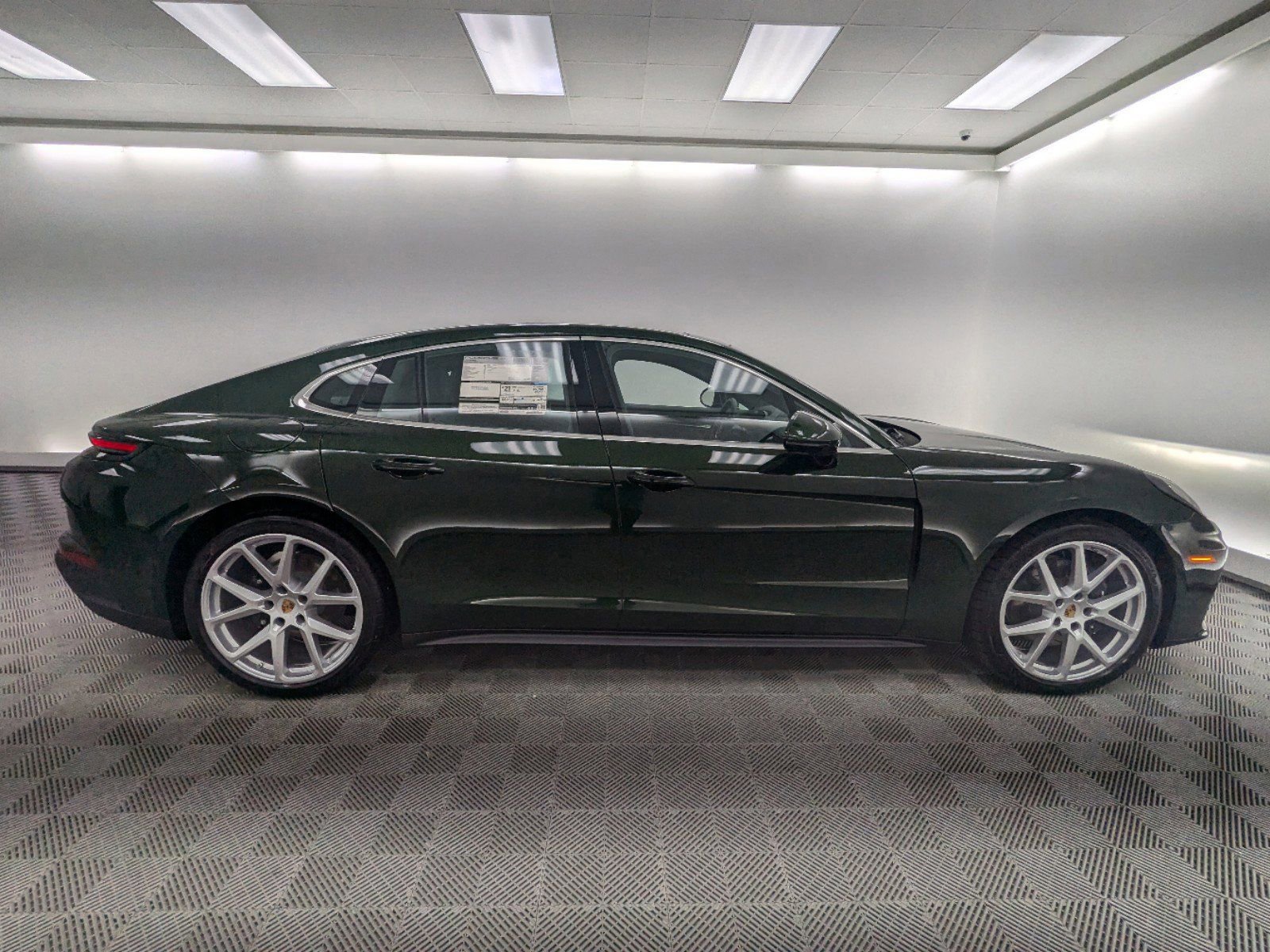 Used 2025 Porsche Panamera 4 image 7