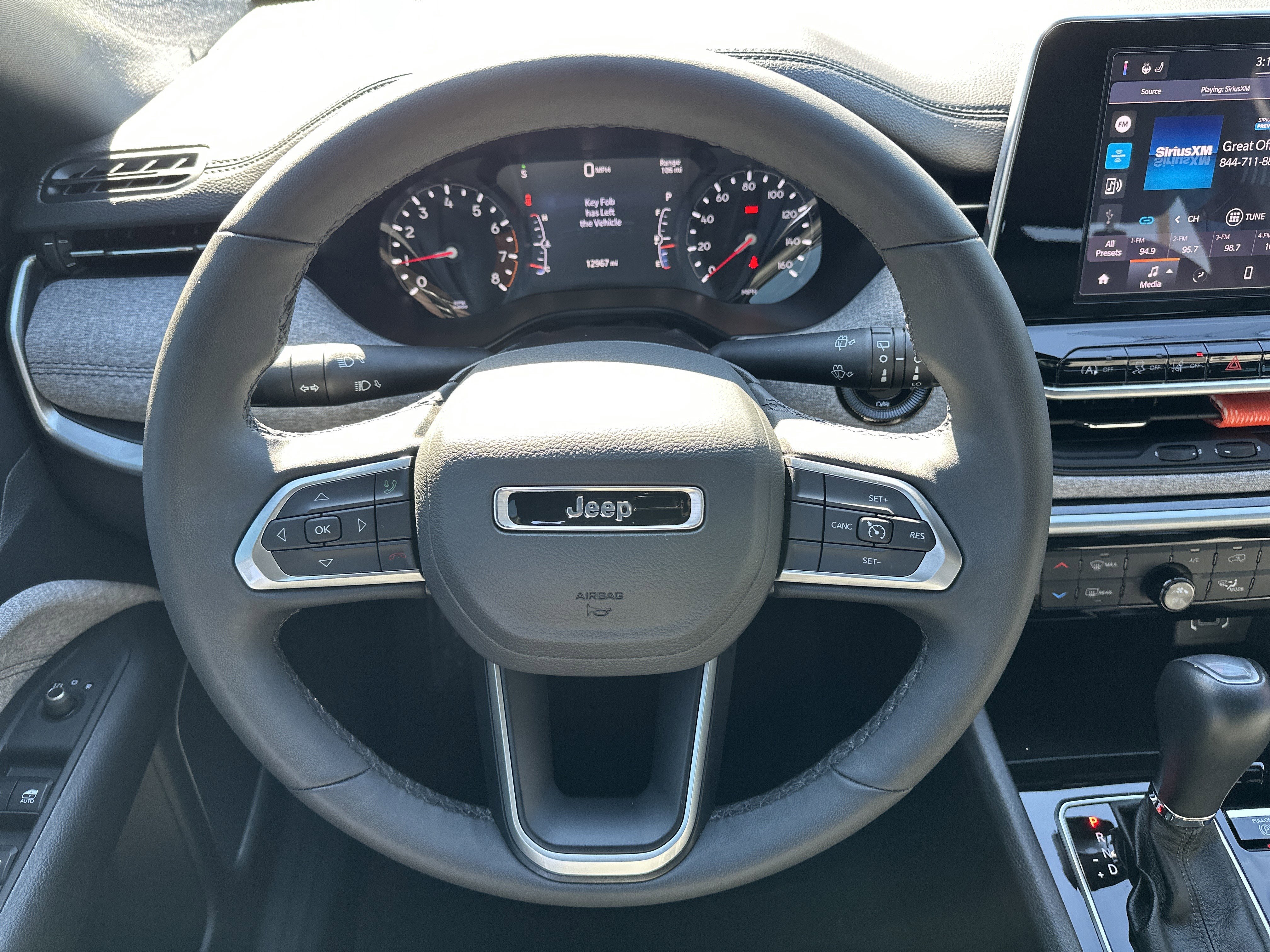 Used 2025 Jeep Compass Latitude image 23