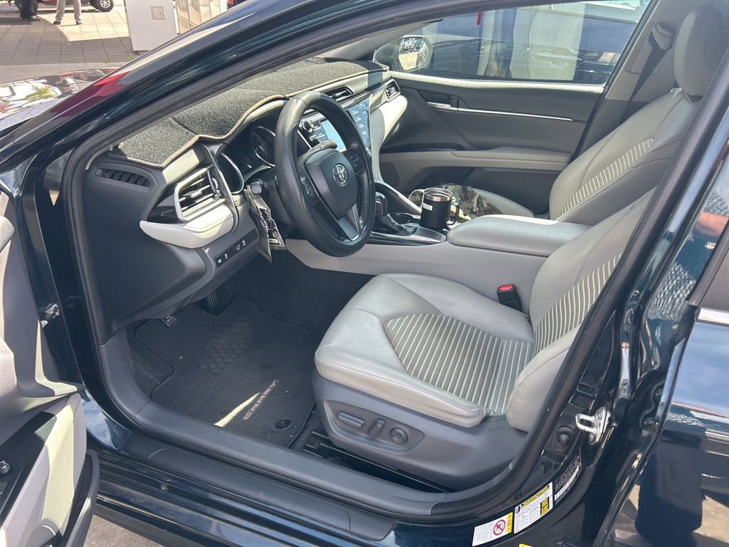 Used 2019 Toyota Camry SE w/ Carpet Mat Package image 33