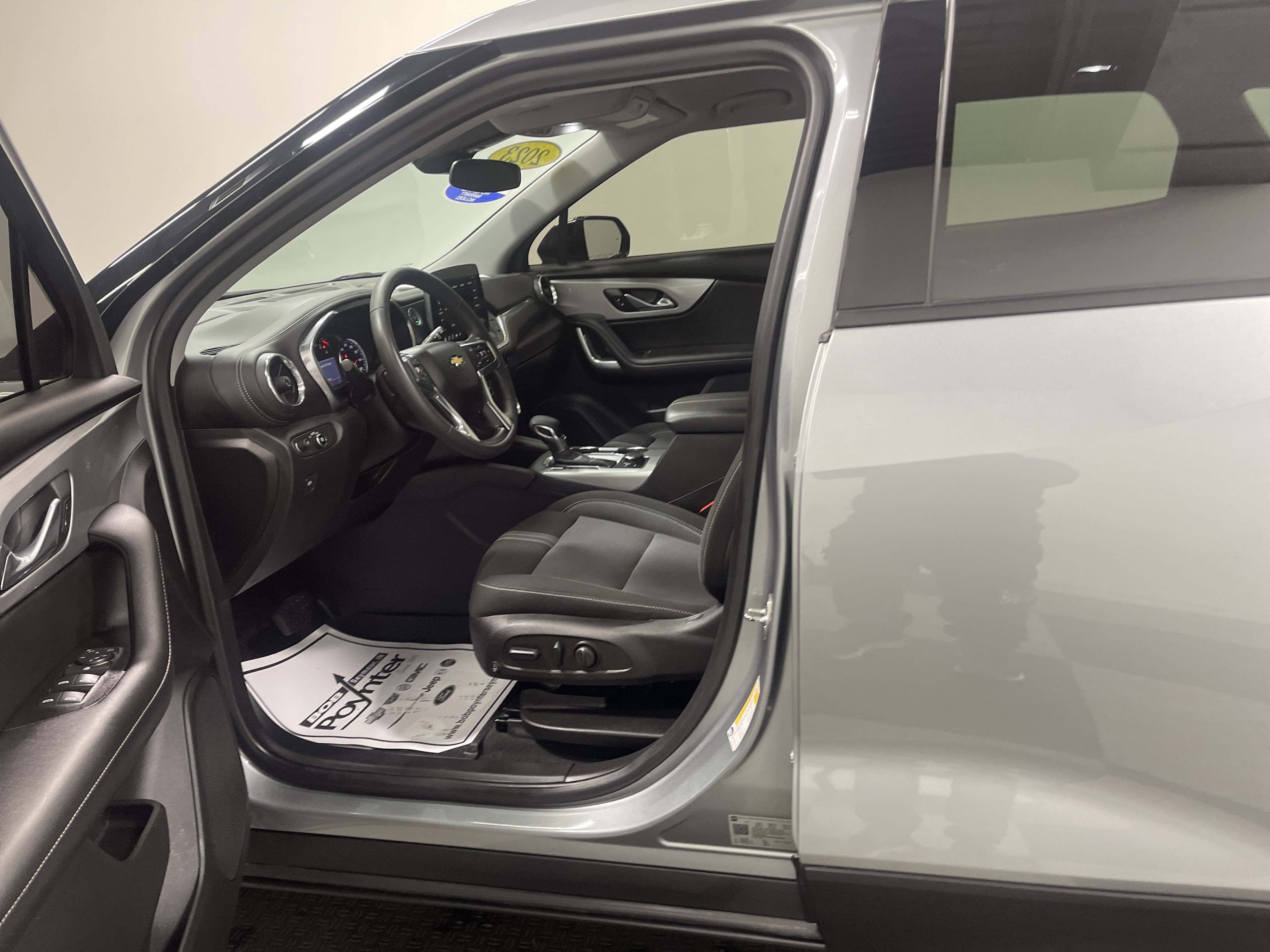 Used 2023 Chevrolet Blazer LT w/ Midnight/Sport Edition image 9