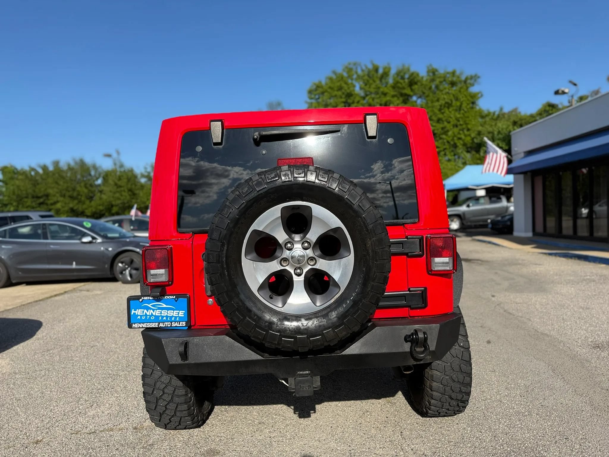 Used 2016 Jeep Wrangler Unlimited Sahara w/ Connectivity Group AWD/4WD image 36