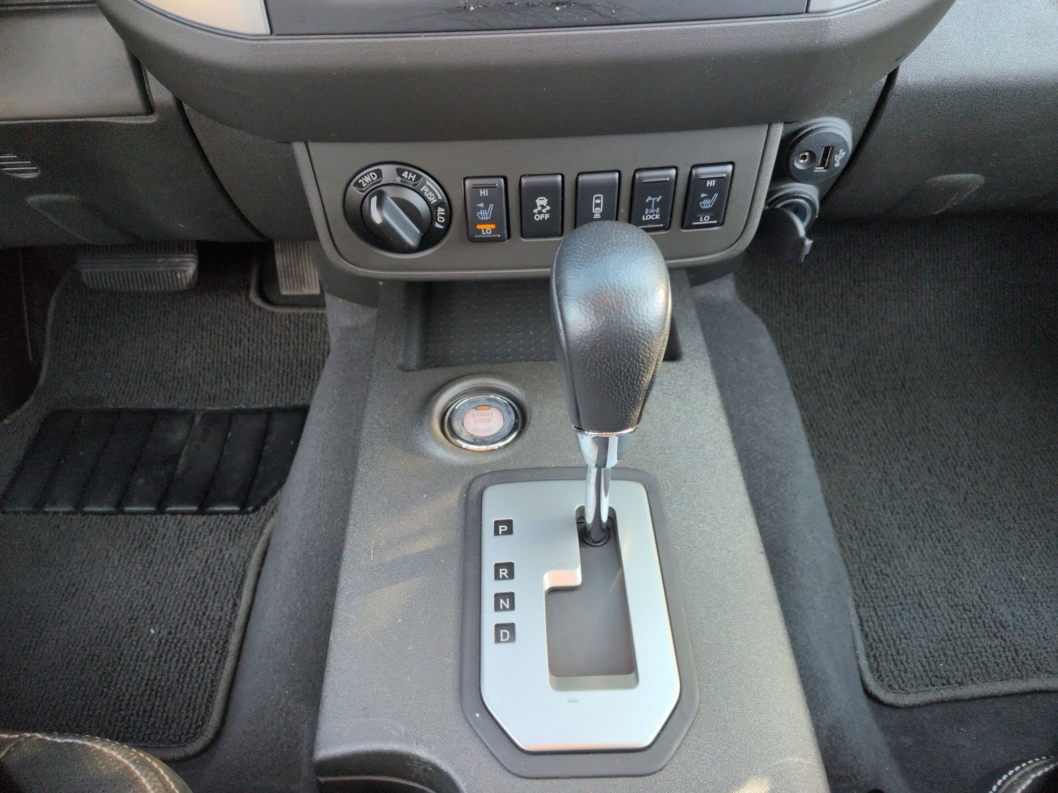 Used 2020 Nissan Frontier PRO-4X image 14