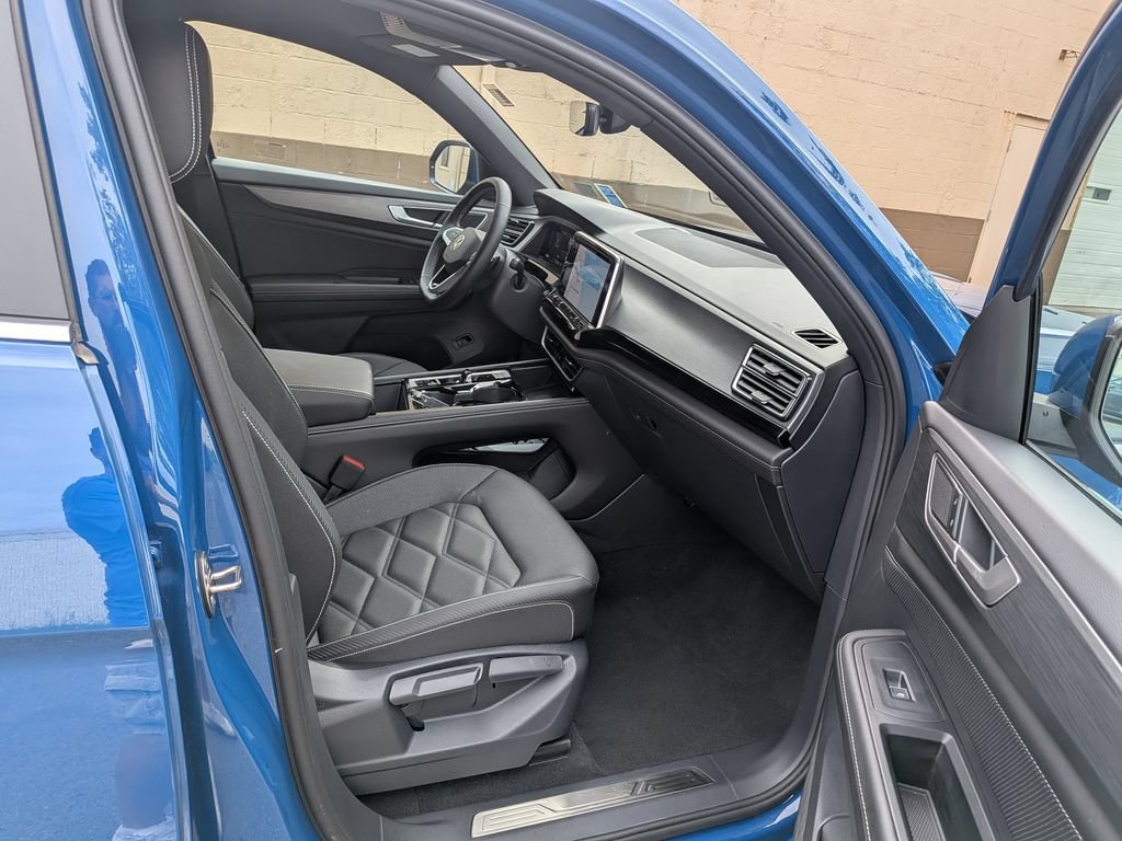 Used 2026 Volkswagen Atlas Cross Sport SE AWD/4WD image 35