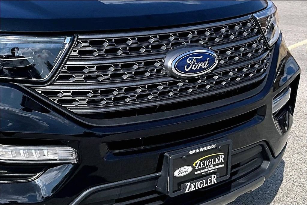 Used 2023 Ford Explorer XLT w/ Equipment Group 202A AWD/4WD image 31