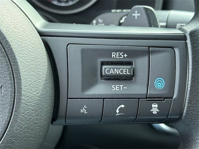 Used 2024 Nissan Rogue SV image 31