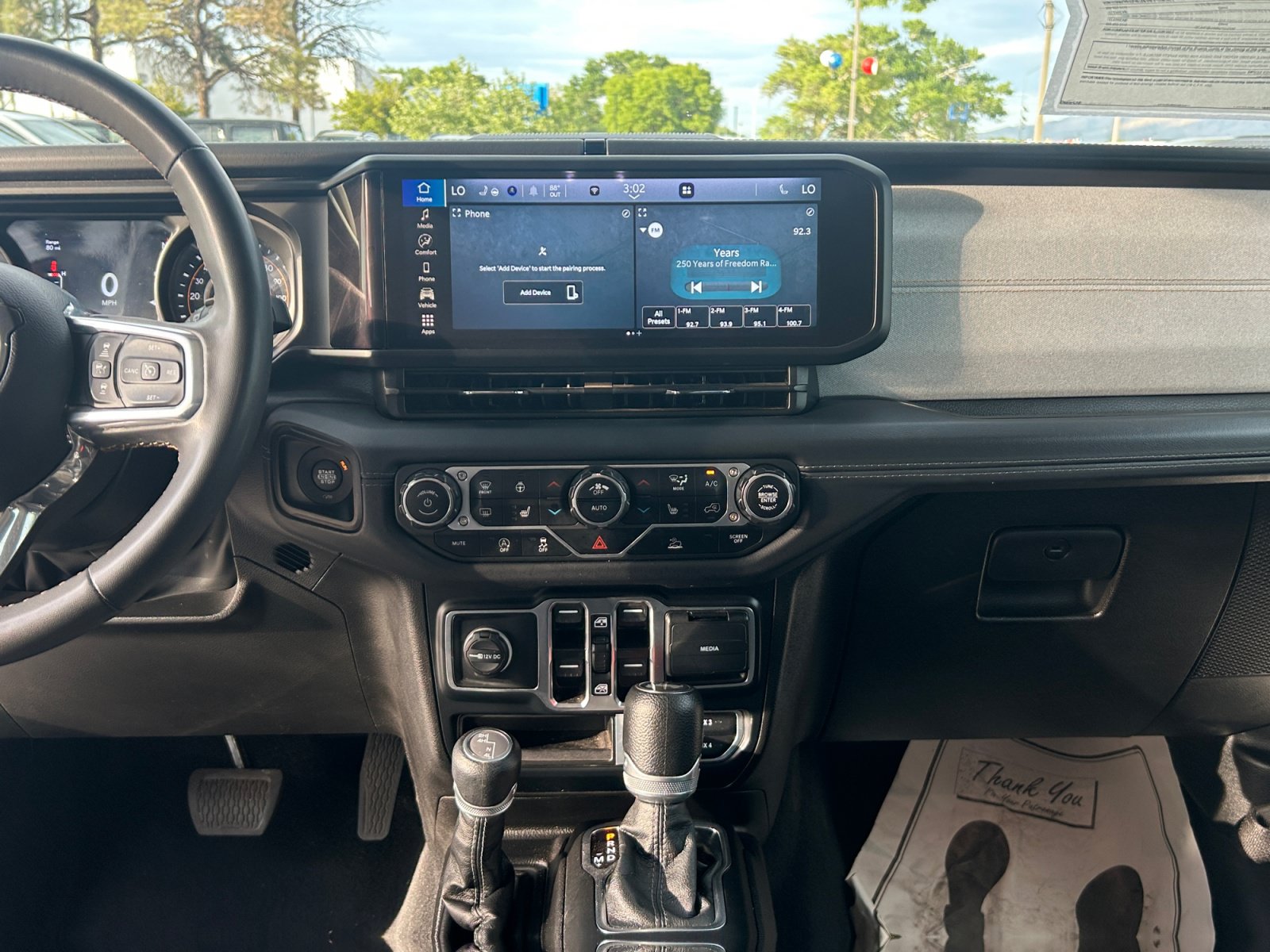 Used 2024 Jeep Wrangler Unlimited Sahara AWD/4WD image 20