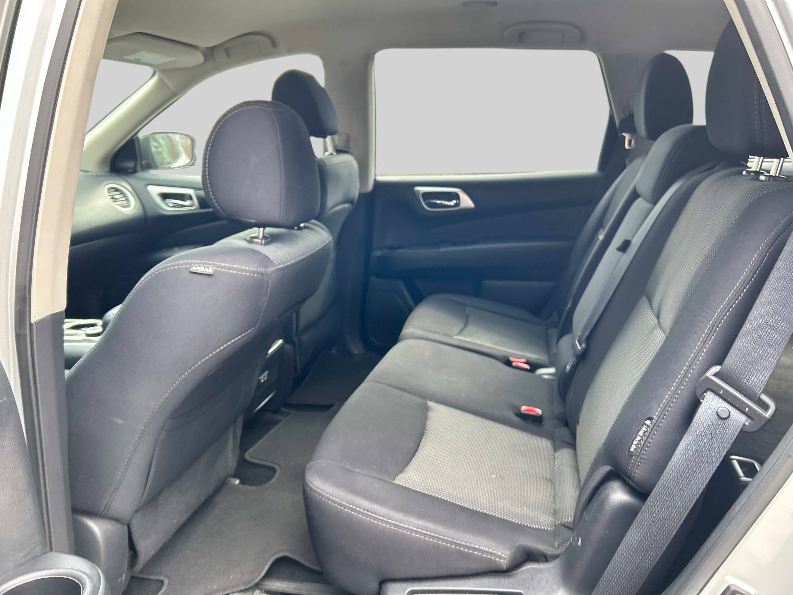 Used 2019 Nissan Pathfinder SV AWD/4WD image 12