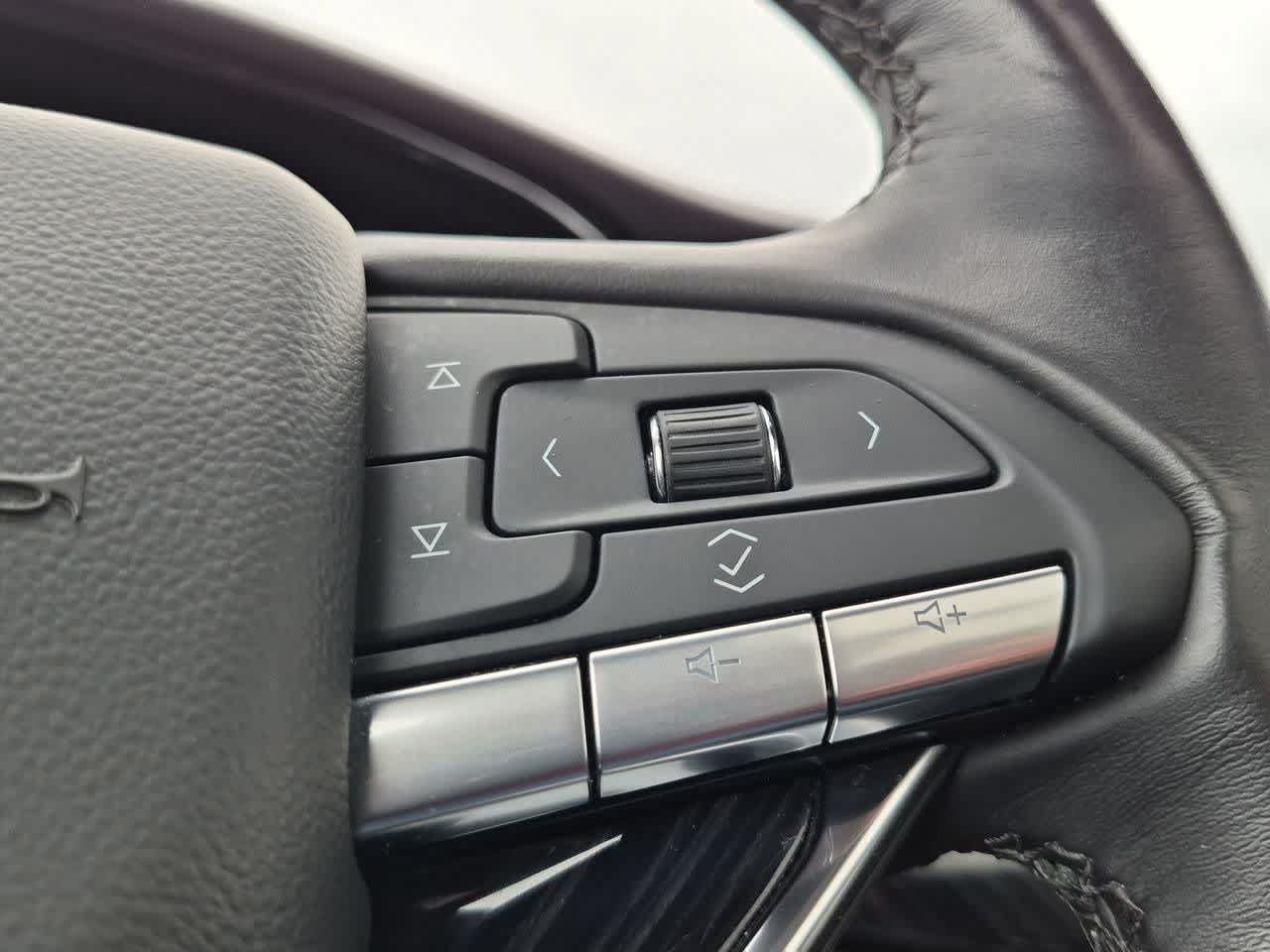 Used 2024 Cadillac XT6 Premium Luxury AWD/4WD image 26