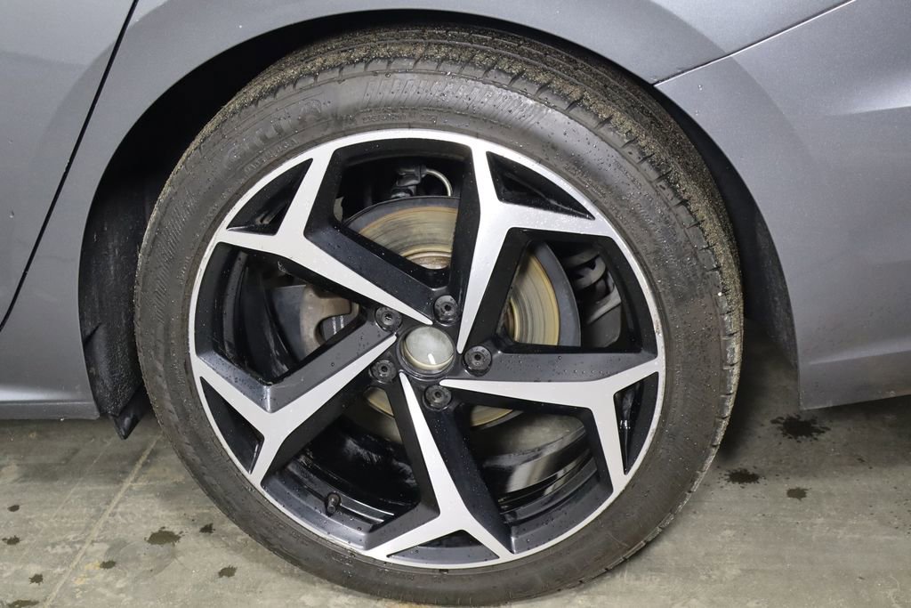 Used 2022 Volkswagen Passat 2.0T R-Line image 38