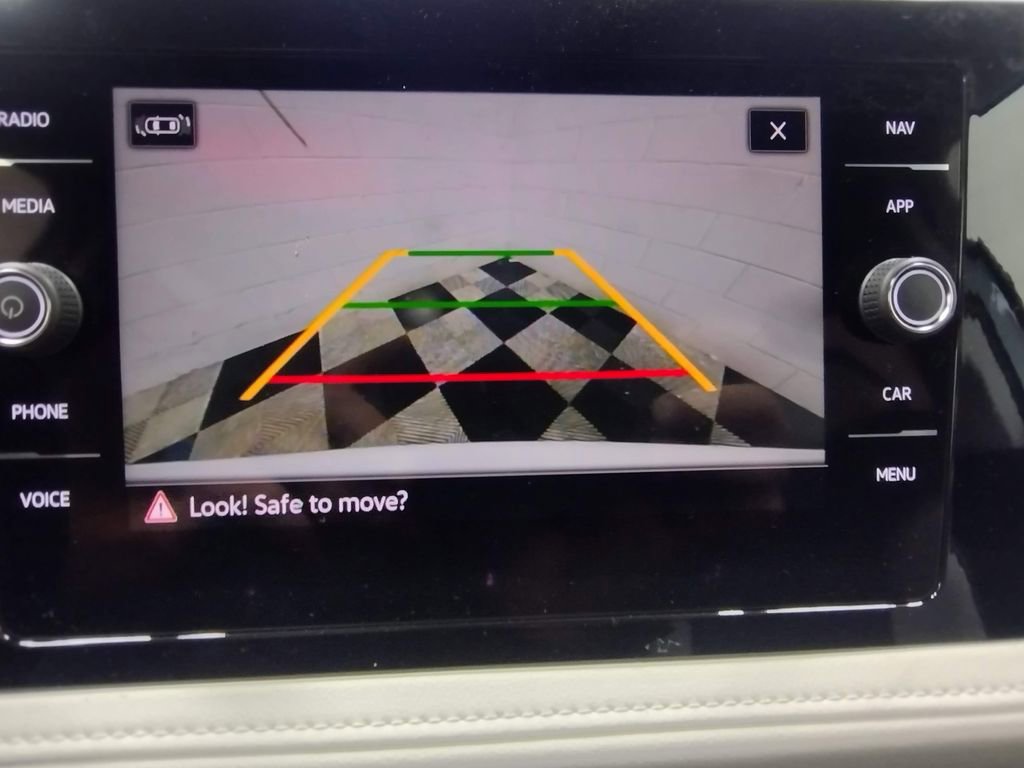 New 2025 Volkswagen Taos SEL image 8