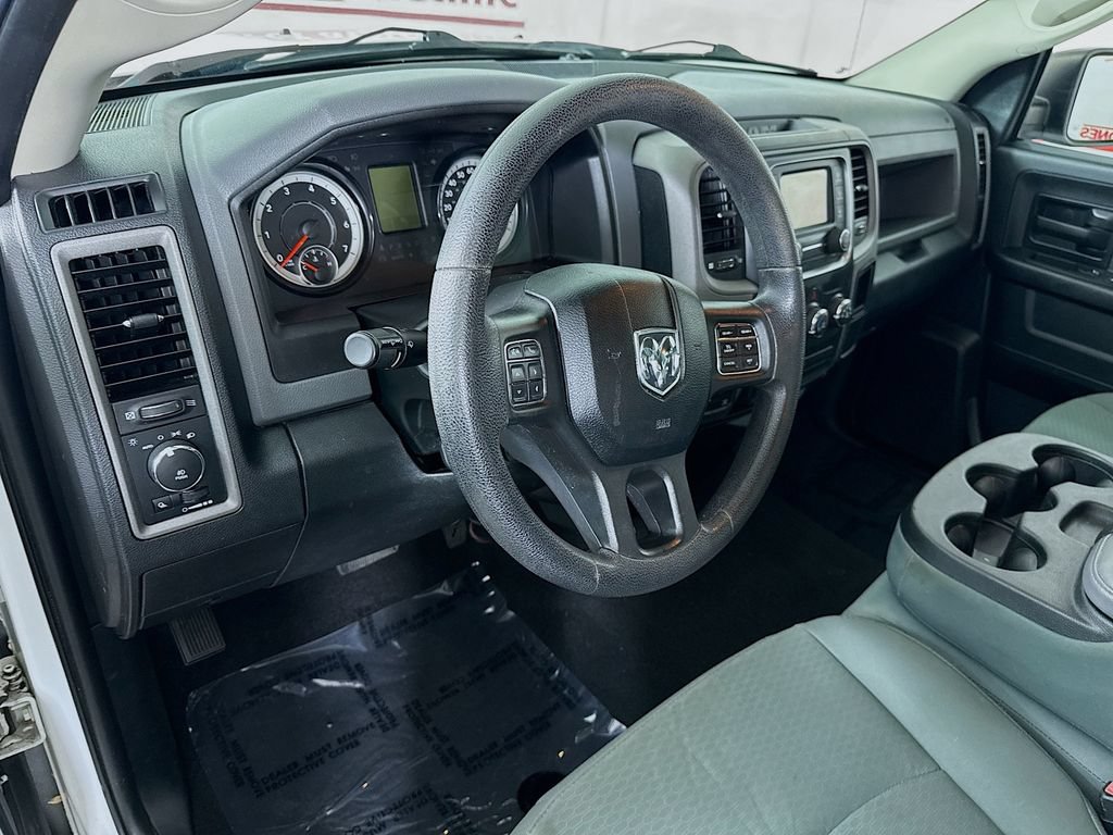 Used 2017 RAM 1500 Express AWD/4WD image 16