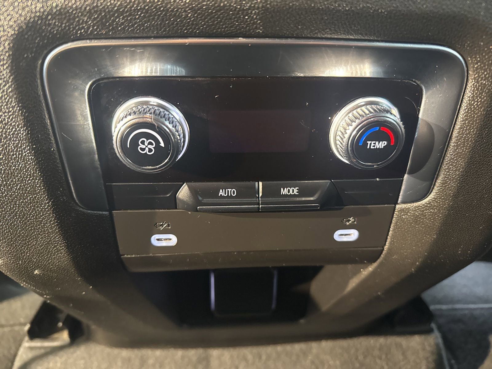 Used 2023 GMC Yukon SLT image 21