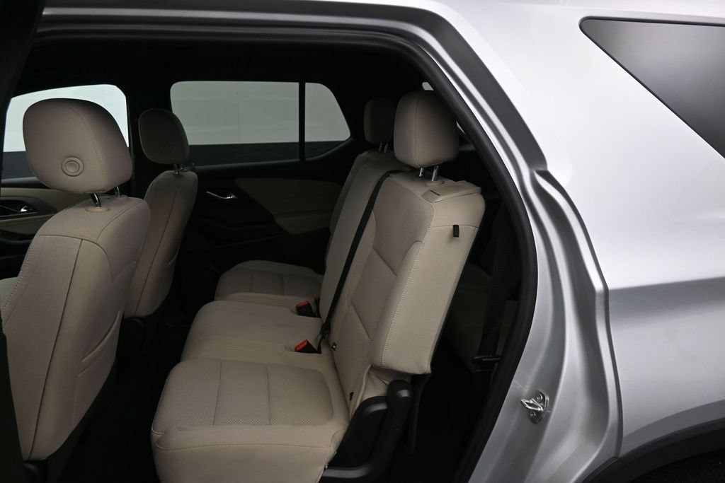Used 2022 Chevrolet Traverse LS FWD image 18