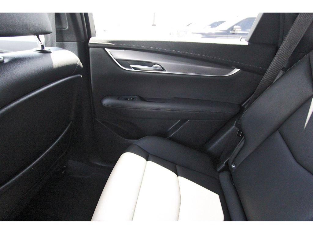 Used 2023 Cadillac XT5 Luxury FWD image 12