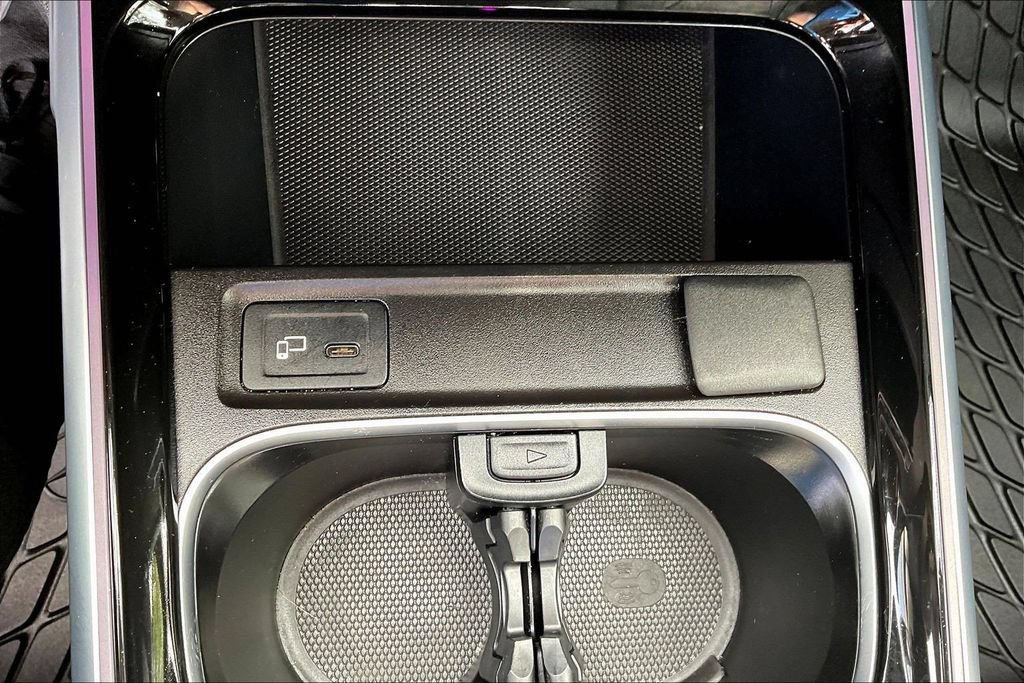 Used 2022 Mercedes-Benz GLB 250 4MATIC image 19