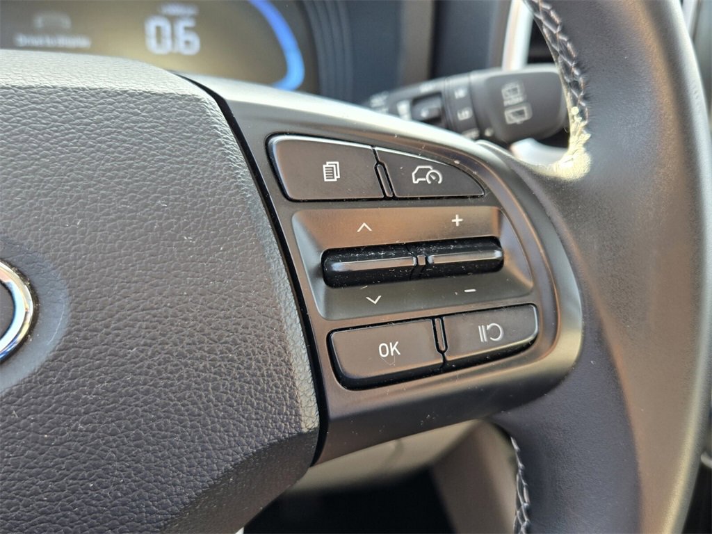 Certified 2024 Hyundai Venue SEL image 26