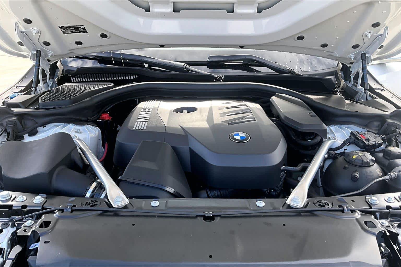Used 2027 BMW 530i w/ Premium Package RWD image 16