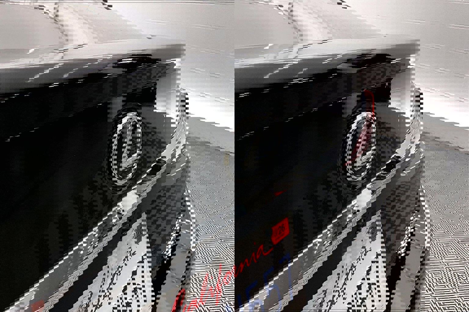 Used 2025 Lexus ES 300h w/ Premium Package image 7