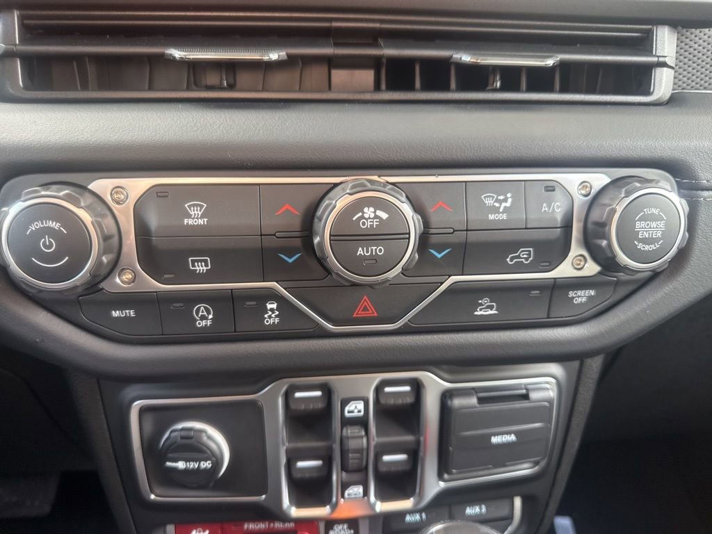 New 2026 Jeep Wrangler Rubicon w/ Xtreme 35 Tire Package image 22