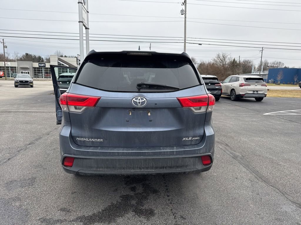 Used 2018 Toyota Highlander XLE image 22