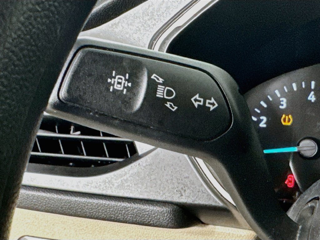 Used 2020 Ford Escape SE FWD image 13