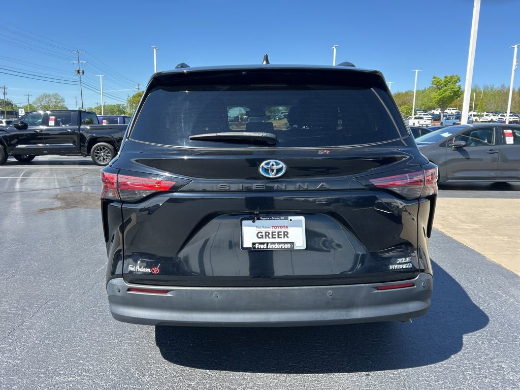 Used 2021 Toyota Sienna XLE image 18