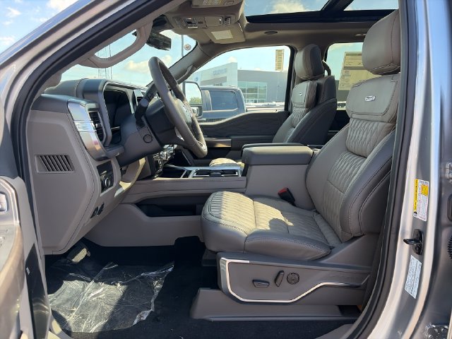 New 2027 Ford F450 Platinum w/ Platinum Plus Package AWD/4WD image 15