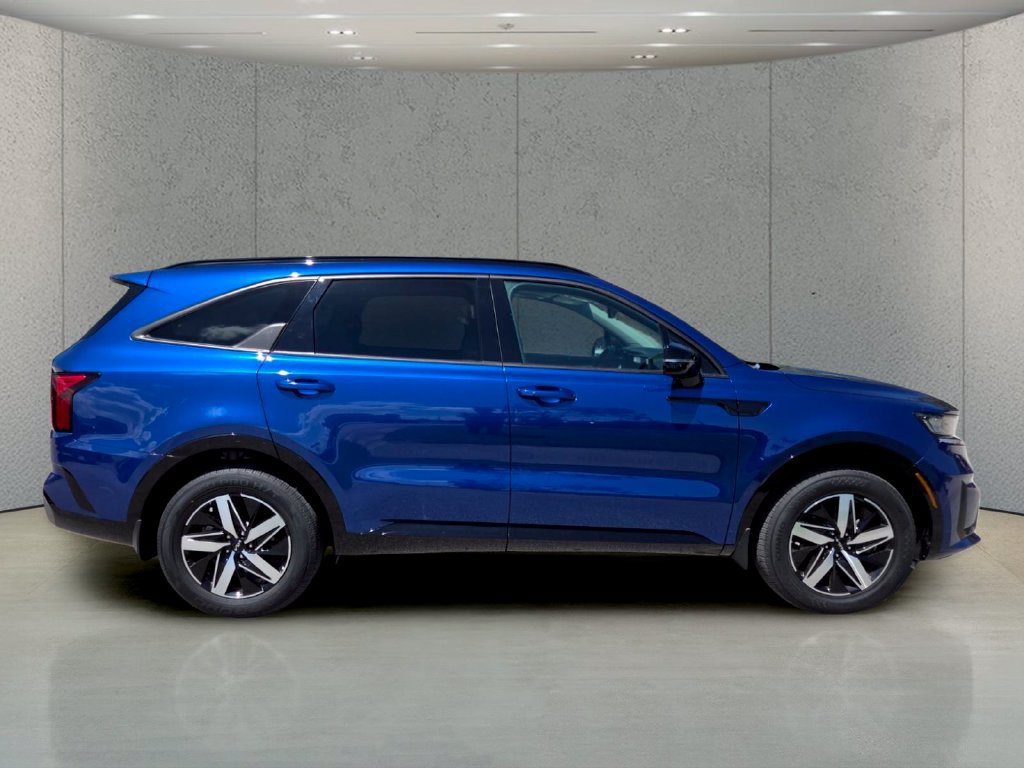 Used 2023 Kia Sorento EX w/ Panoramic Sunroof Package FWD image 3