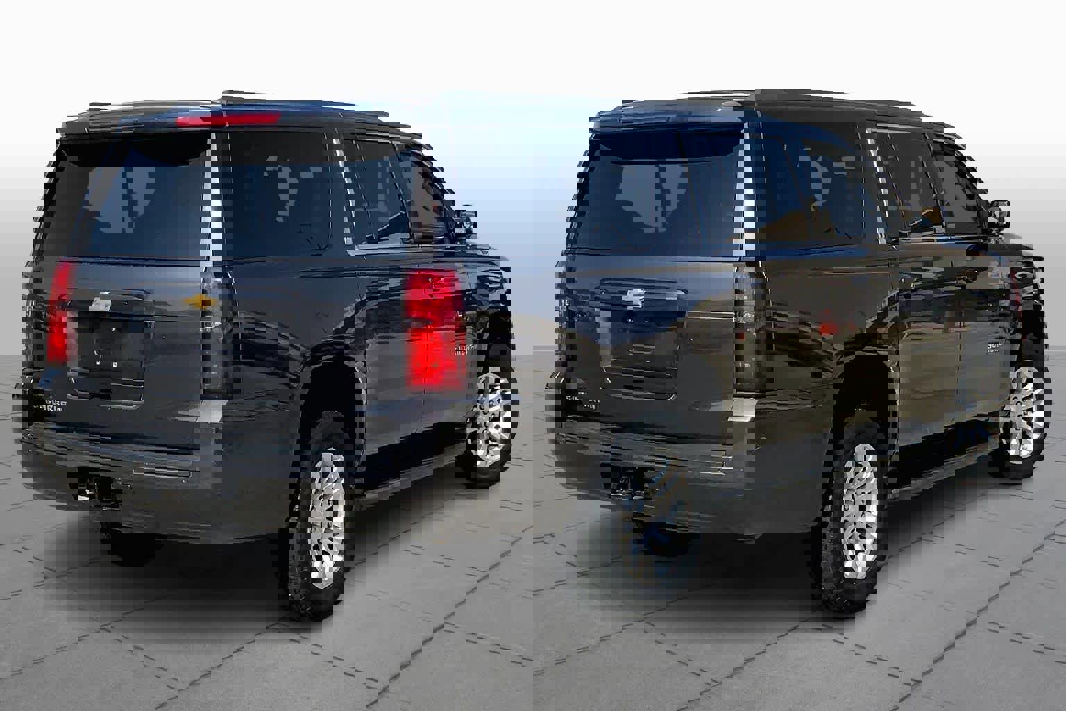 Used 2016 Chevrolet Suburban LT image 12