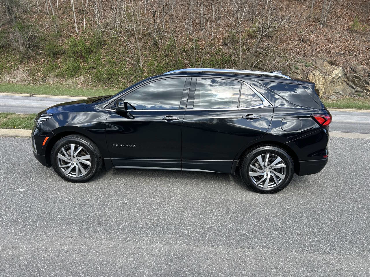 Used 2023 Chevrolet Equinox Premier image 4