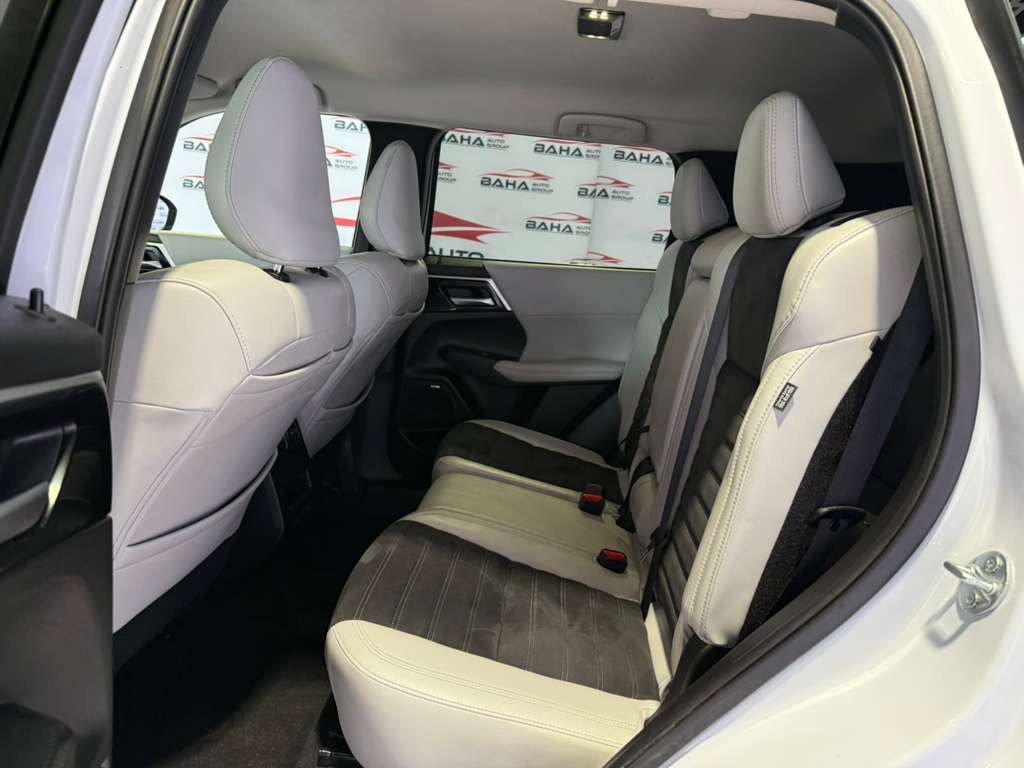 Used 2025 Mitsubishi Outlander Trail Edition image 36