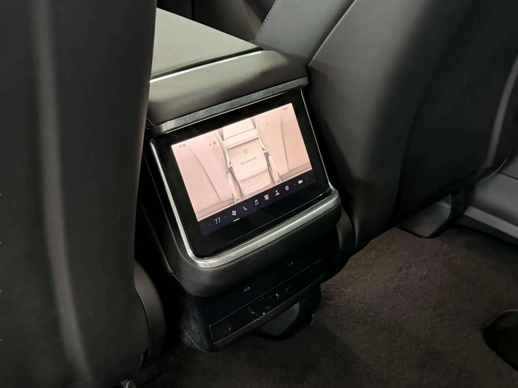 Used 2022 Tesla Model X Plaid image 17