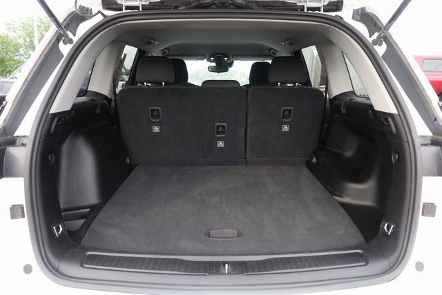 Used 2023 Jeep Grand Cherokee Laredo image 32