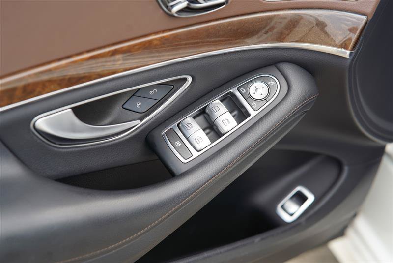 Used 2015 Mercedes-Benz S 550 4MATIC Sedan image 39