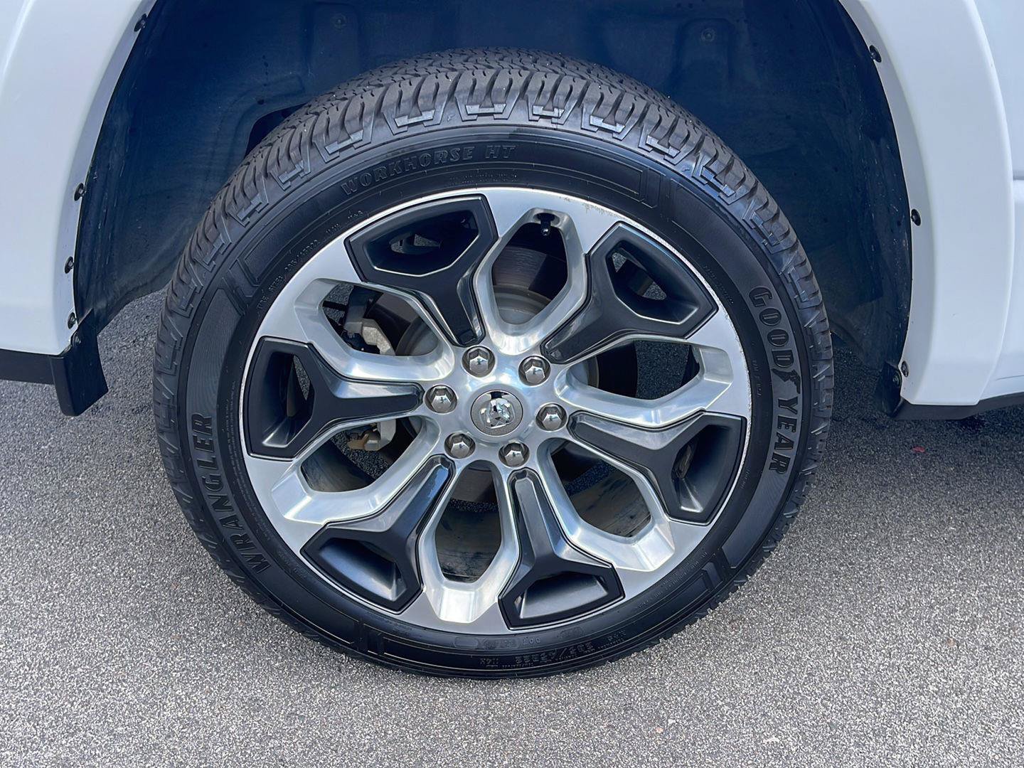 Used 2024 RAM 1500 Limited AWD/4WD image 14