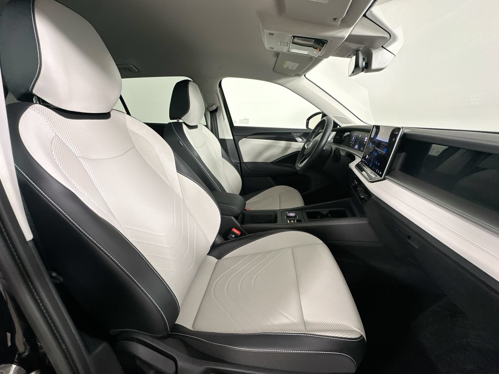 Certified 2025 Volkswagen Tiguan SE AWD/4WD image 41