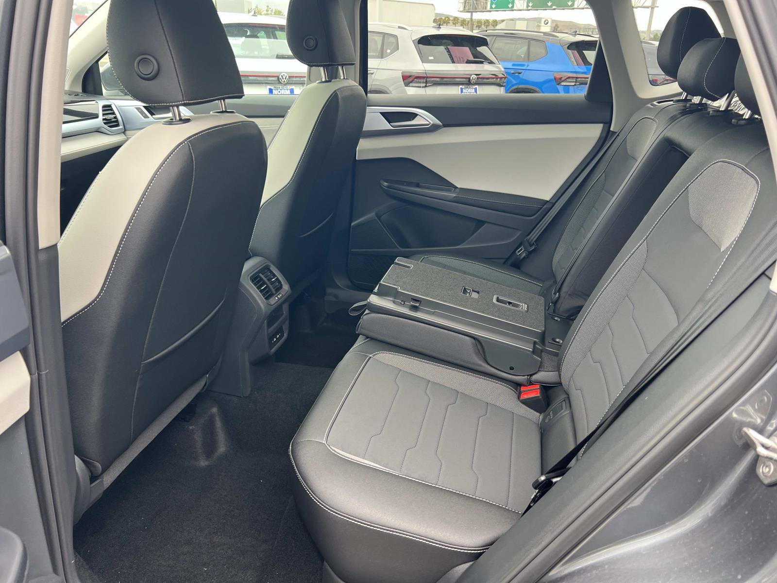 New 2026 Volkswagen Taos SE FWD image 21