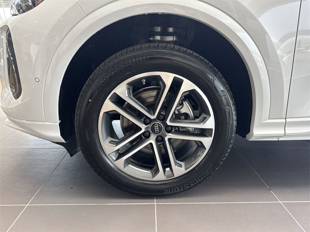 New 2025 Audi Q5 Premium image 10