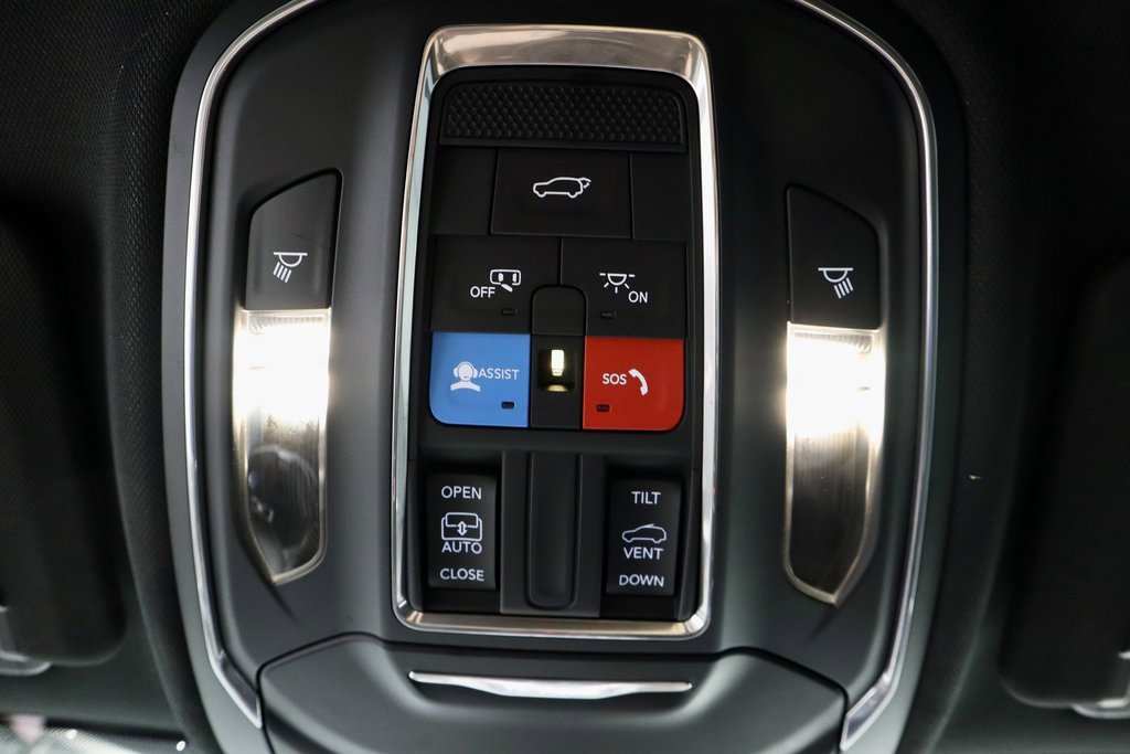 Used 2025 Jeep Grand Cherokee L Laredo w/ Luxury Tech Group I image 24