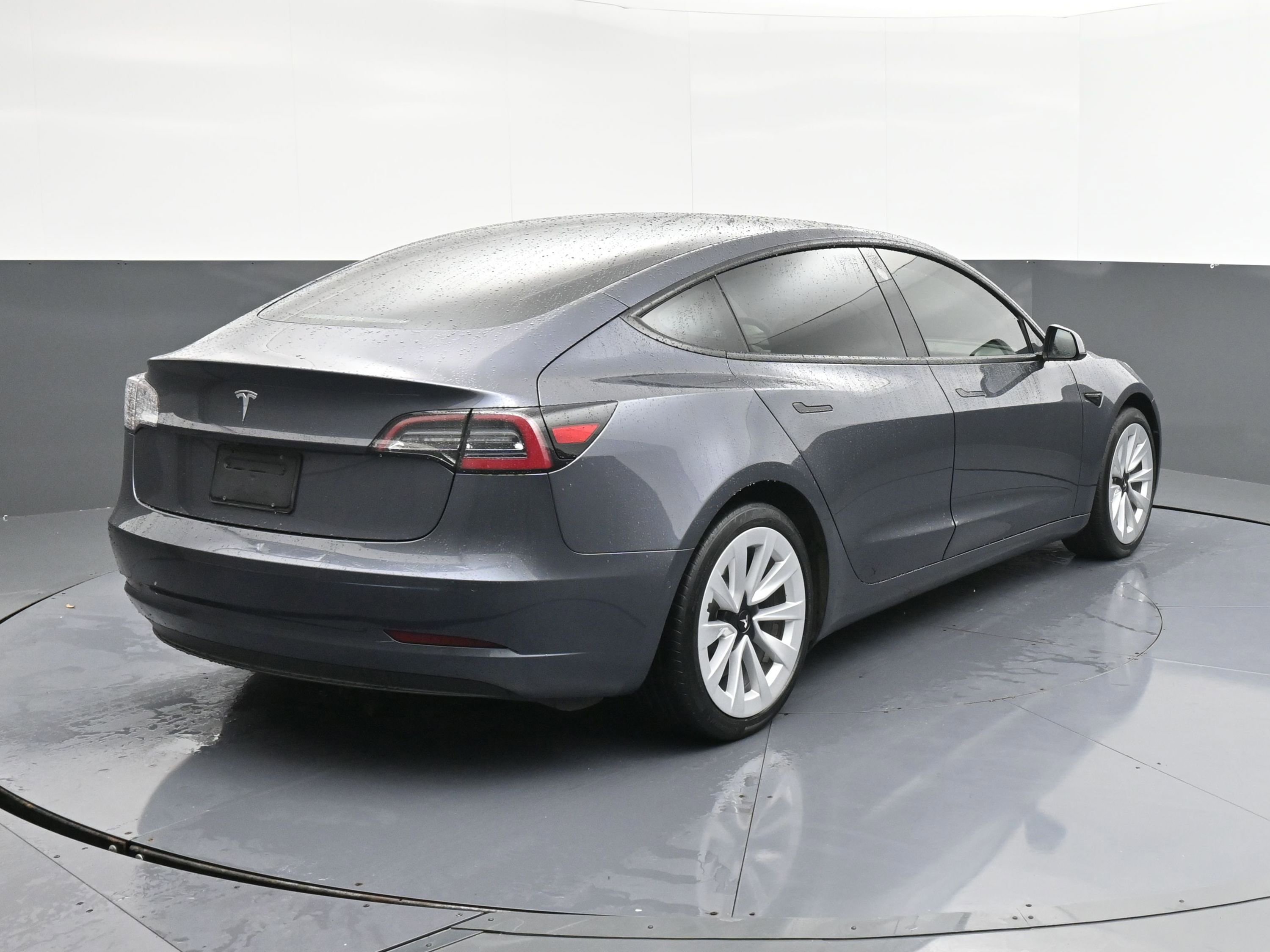 Used 2021 Tesla Model 3 Standard Range Plus image 8