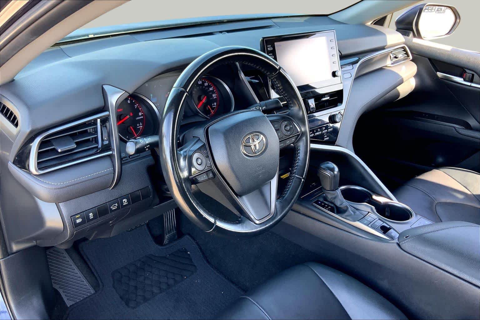 Used 2022 Toyota Camry XSE FWD image 17
